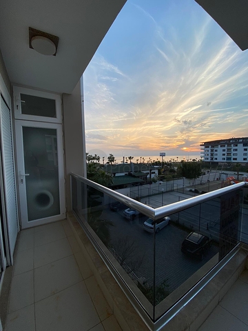 اطلالة بحر - شقة غرفة وصالة -ضمن مجمع فاخر -في كاستل / الانيا 