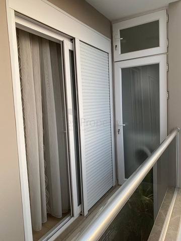 اطلالة بحر - شقة غرفة وصالة -ضمن مجمع فاخر -في كاستل / الانيا 