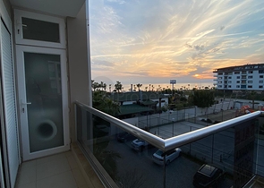 اطلالة بحر - شقة غرفة وصالة -ضمن مجمع فاخر -في كاستل / الانيا 