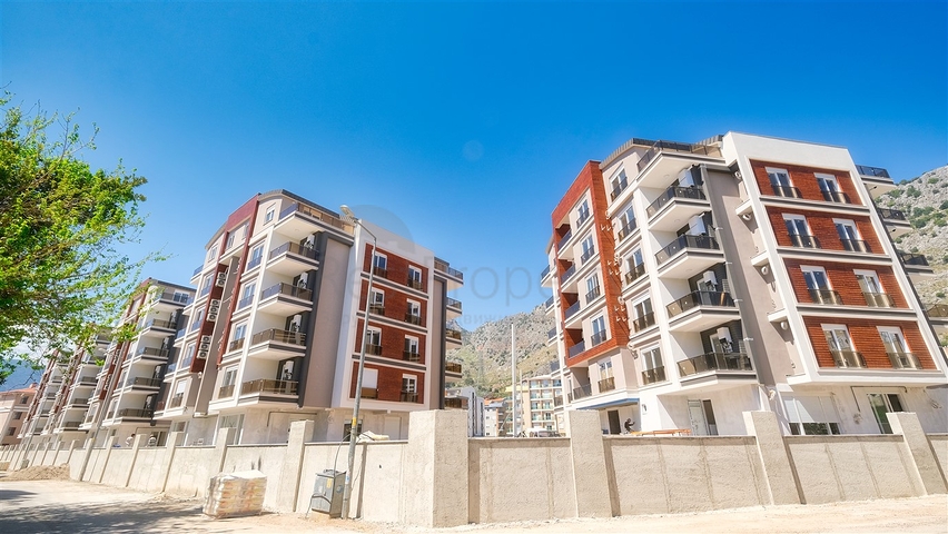 شقة 1 + 1 مطلة على جبال طوروس في منطقة هورما في أنطاليا