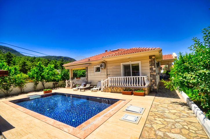 فيلا مستقلة -3 غرف وصالة - في فتهية 