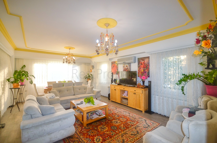 فيلا مستقلة -3 غرف وصالة - في فتهية 