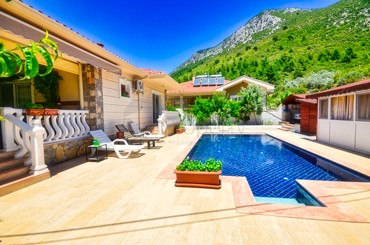 فيلا مستقلة -3 غرف وصالة - في فتهية 