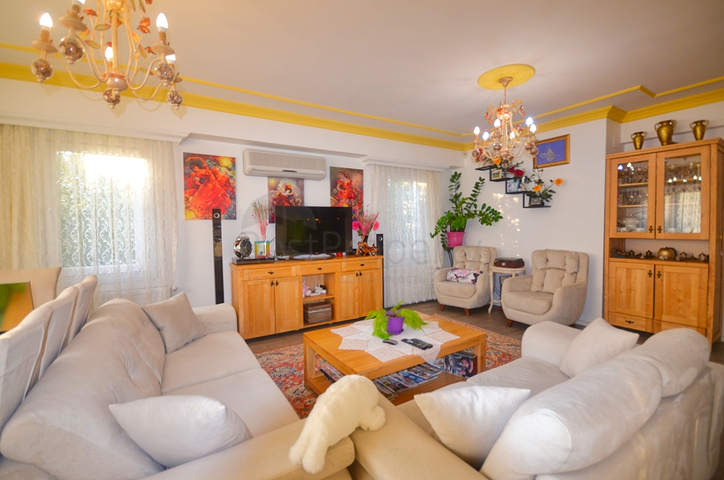 فيلا مستقلة -3 غرف وصالة - في فتهية 