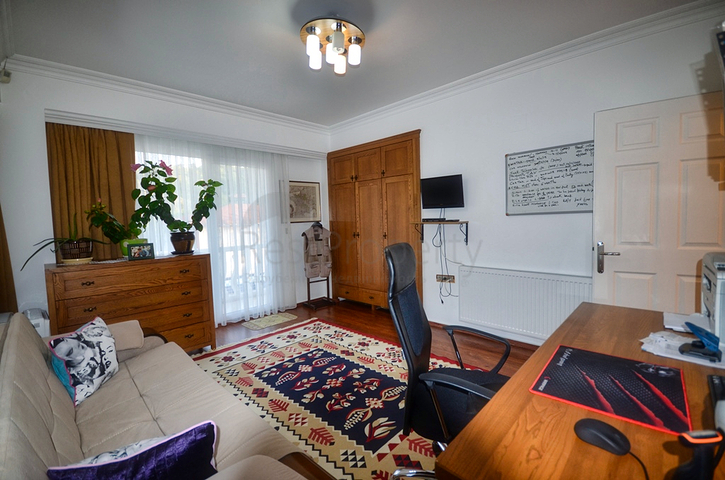 فيلا مستقلة -3 غرف وصالة - في فتهية 