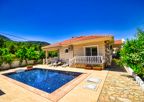 فيلا مستقلة -3 غرف وصالة - في فتهية 