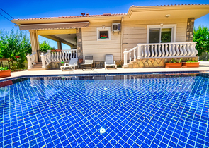 فيلا مستقلة -3 غرف وصالة - في فتهية 