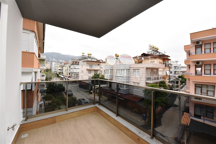 شقة مفروشة 1 + 1 على بعد 100 متر من البحر