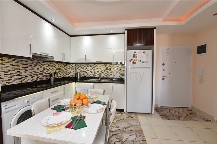 مجمع فاخر -شقة غرفة وصالة -مفروشة -قريبة من البحر - في مهموتلار / الانيا 