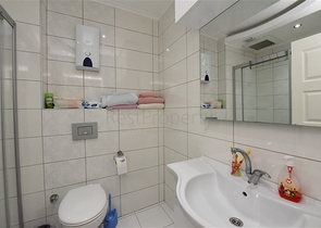 مجمع فاخر -شقة غرفة وصالة -مفروشة -قريبة من البحر - في مهموتلار / الانيا 