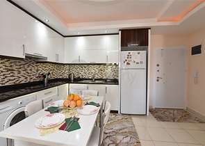 مجمع فاخر -شقة غرفة وصالة -مفروشة -قريبة من البحر - في مهموتلار / الانيا 