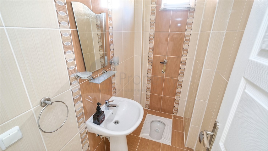 شقة ثانوية 2 + 1 في ليمان 750 م على البحر