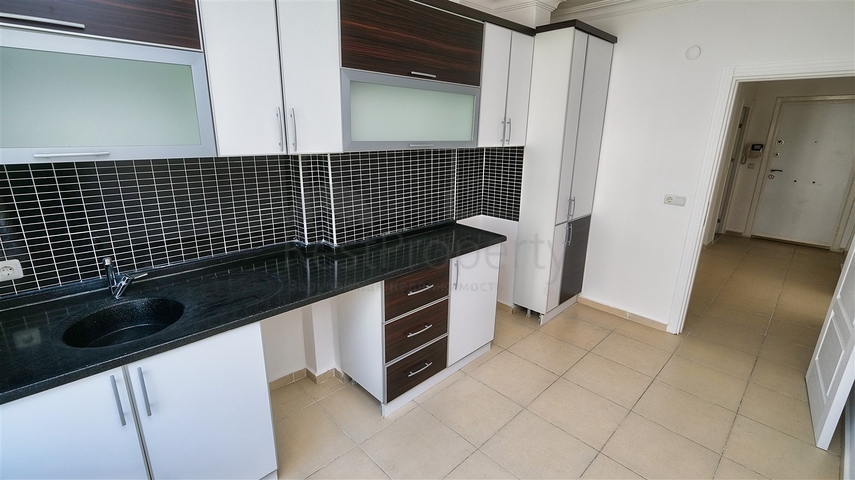 شقة ثانوية 2 + 1 في ليمان 750 م على البحر