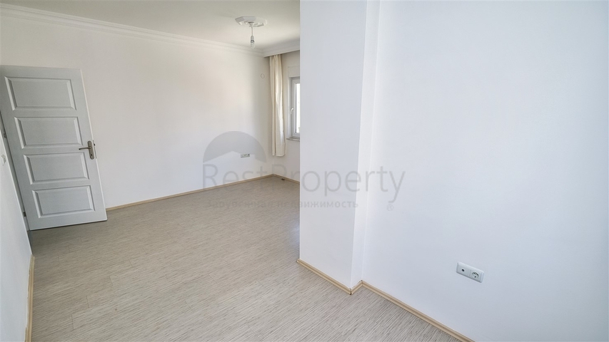 شقة ثانوية 2 + 1 في ليمان 750 م على البحر