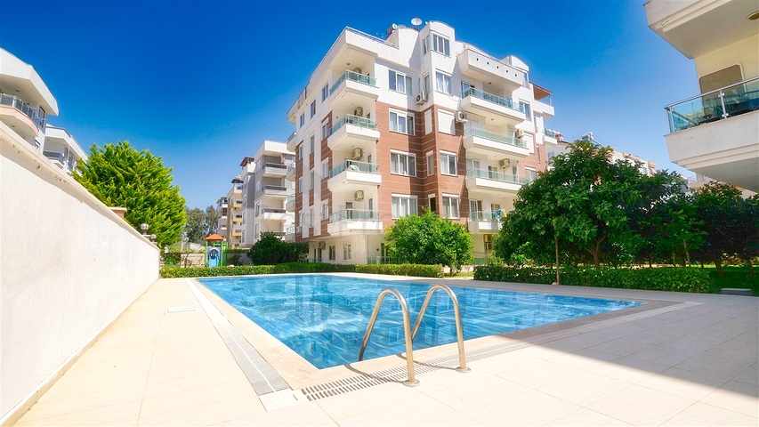 شقة ثانوية 2 + 1 في ليمان 750 م على البحر