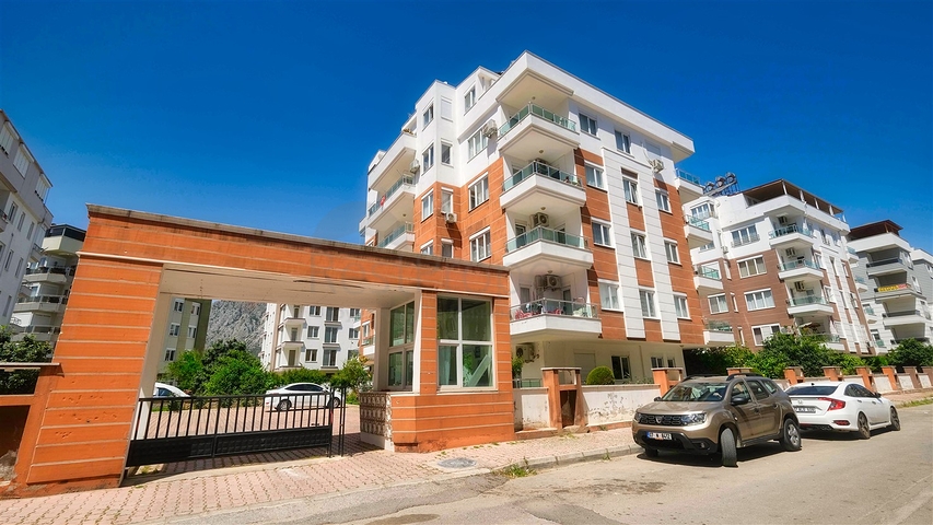 شقة ثانوية 2 + 1 في ليمان 750 م على البحر