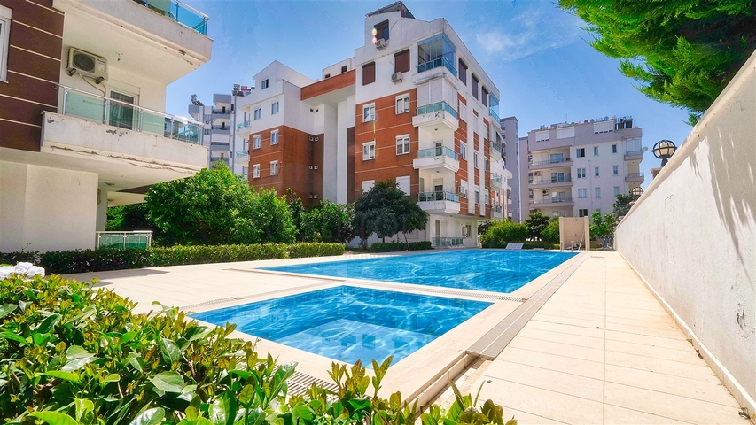 شقة ثانوية 2 + 1 في ليمان 750 م على البحر