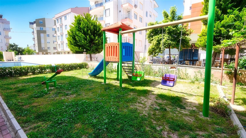 شقة ثانوية 2 + 1 في ليمان 750 م على البحر