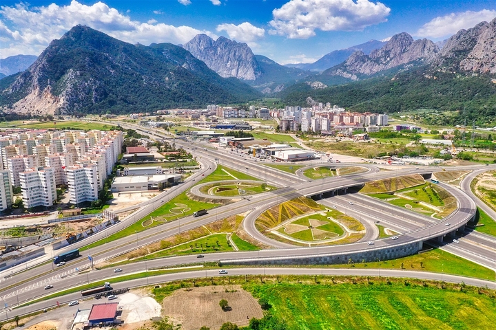 شقة ثانوية 2 + 1 في ليمان 750 م على البحر