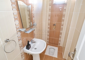 شقة ثانوية 2 + 1 في ليمان 750 م على البحر