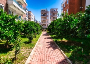 شقة ثانوية 2 + 1 في ليمان 750 م على البحر