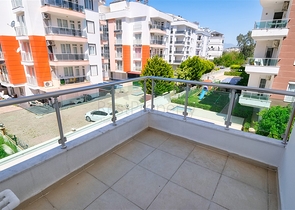 شقة ثانوية 2 + 1 في ليمان 750 م على البحر