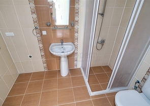 شقة ثانوية 2 + 1 في ليمان 750 م على البحر