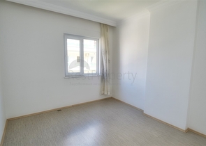 شقة ثانوية 2 + 1 في ليمان 750 م على البحر