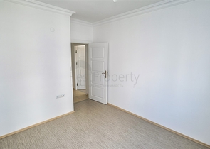 شقة ثانوية 2 + 1 في ليمان 750 م على البحر