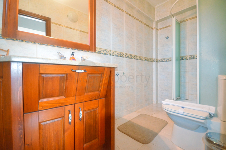 فيلا مستقلة - مسبح خاص - تصميم رائع 3 غرف وصالة - في فتهية 