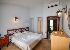 فيلا مستقلة - مسبح خاص - تصميم رائع 3 غرف وصالة - في فتهية 