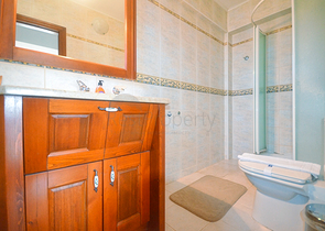 فيلا مستقلة - مسبح خاص - تصميم رائع 3 غرف وصالة - في فتهية 