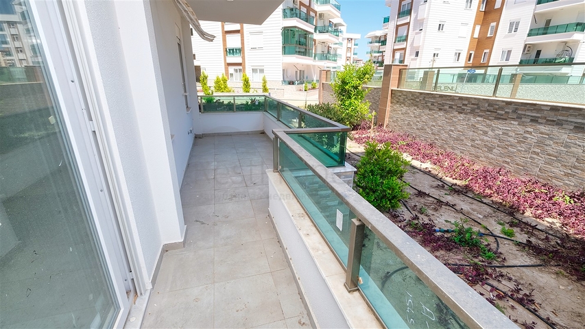 شقة بغرفتي نوم في مجمع جديد في كونيالتي أنطاليا