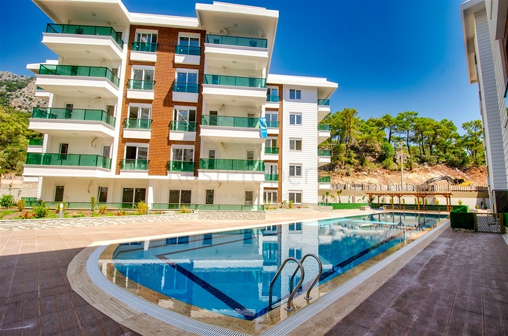 شقة بغرفتي نوم في مجمع جديد في كونيالتي أنطاليا