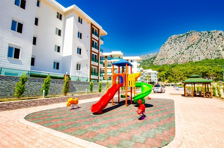 شقة بغرفتي نوم في مجمع جديد في كونيالتي أنطاليا