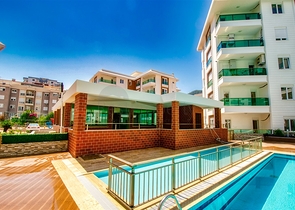 شقة بغرفتي نوم في مجمع جديد في كونيالتي أنطاليا