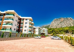 شقة بغرفتي نوم في مجمع جديد في كونيالتي أنطاليا