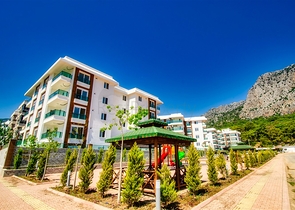 شقة بغرفتي نوم في مجمع جديد في كونيالتي أنطاليا