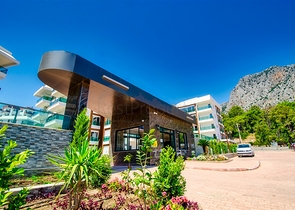 شقة بغرفتي نوم في مجمع جديد في كونيالتي أنطاليا