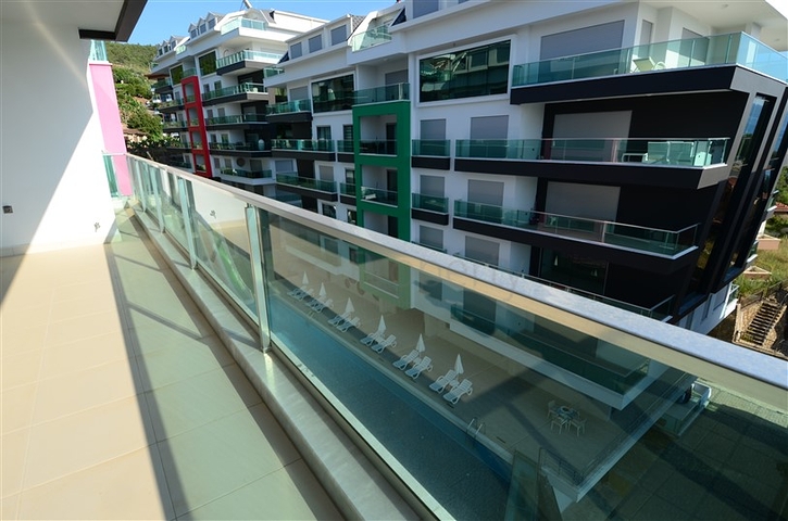 خصم ! باطلالة بحرية -شقة غرفة وصالة -ضمن مجمع بخدمات 5 نجوم -في كارجي جاك / الانيا 