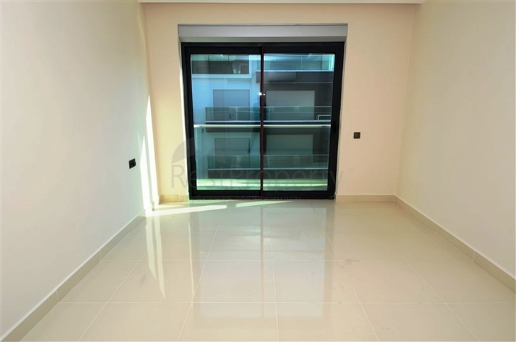 خصم ! باطلالة بحرية -شقة غرفة وصالة -ضمن مجمع بخدمات 5 نجوم -في كارجي جاك / الانيا 