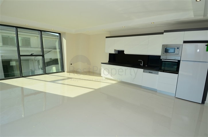 خصم ! باطلالة بحرية -شقة غرفة وصالة -ضمن مجمع بخدمات 5 نجوم -في كارجي جاك / الانيا 