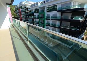 خصم ! باطلالة بحرية -شقة غرفة وصالة -ضمن مجمع بخدمات 5 نجوم -في كارجي جاك / الانيا 