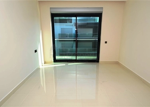 خصم ! باطلالة بحرية -شقة غرفة وصالة -ضمن مجمع بخدمات 5 نجوم -في كارجي جاك / الانيا 