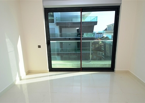 خصم ! باطلالة بحرية -شقة غرفة وصالة -ضمن مجمع بخدمات 5 نجوم -في كارجي جاك / الانيا 