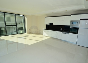 خصم ! باطلالة بحرية -شقة غرفة وصالة -ضمن مجمع بخدمات 5 نجوم -في كارجي جاك / الانيا 