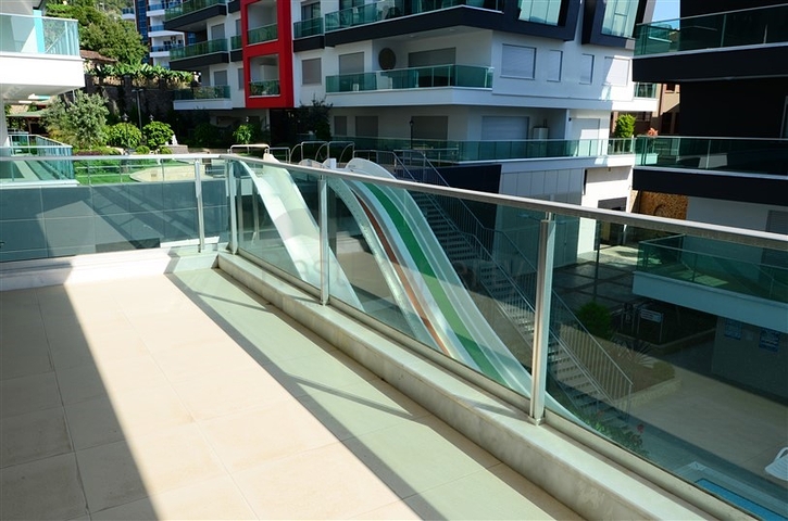 ضمن مجمع فاخر على البحر مباشرة -شقة 1+1 -في كارجي جاك / الانيا 