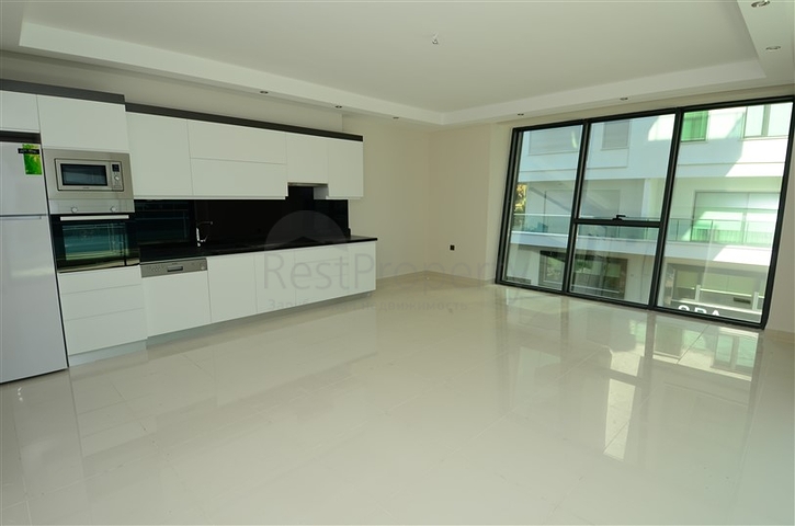 ضمن مجمع فاخر على البحر مباشرة -شقة 1+1 -في كارجي جاك / الانيا 