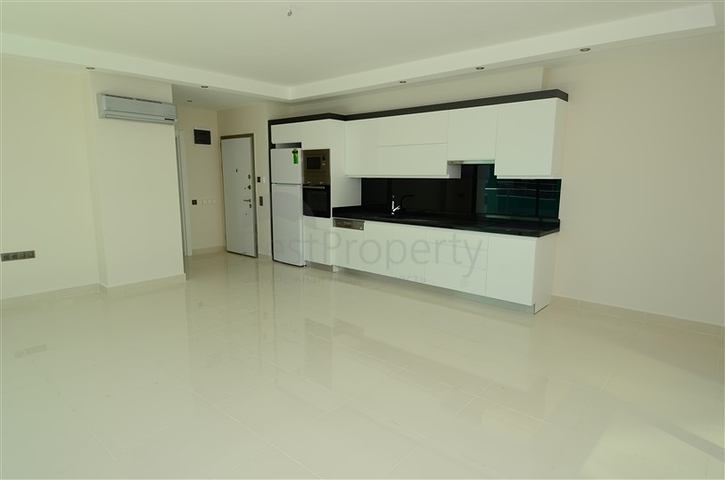 ضمن مجمع فاخر على البحر مباشرة -شقة 1+1 -في كارجي جاك / الانيا 