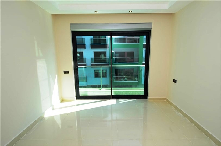 ضمن مجمع فاخر على البحر مباشرة -شقة 1+1 -في كارجي جاك / الانيا 